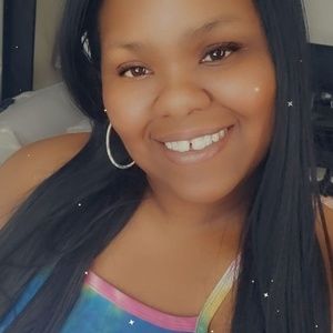 Meet your Posher, Dominique